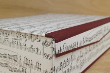 Preview: Praktische Box für Notenhefte mit Notenmotiv und Leinenkanten